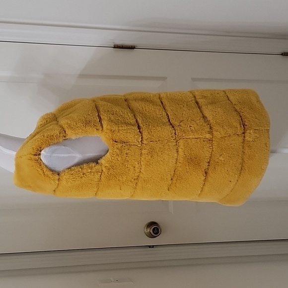 New Collection Size Unknown Marigold Faux Fur Long Vest.  Gently Used Condition - Picture 4 of 11